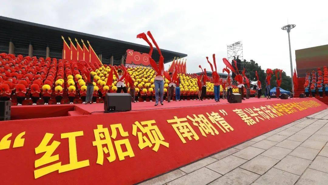 刘宁蓝天立孙大伟会见港澳委员和特邀贵宾代表
